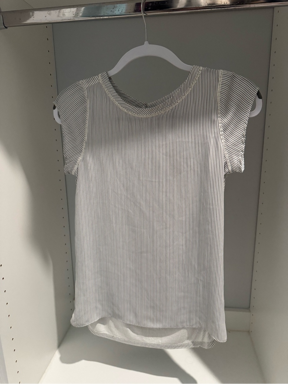LOFT Women’s White & Black Pinstripe Cap Sleeve Top XXS Petite